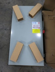 NEW Eaton DG325FGK 400A 240V Fusible Safety Switch Disconnect 400 Amp 240 VAC