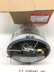 Cooper Crouse-Hinds VMVMP070GP 70W Stanchion Mount Metal Halide Light Fixture