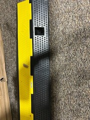 Cable Protector Ramp Wire Cover Guard PVC Traffic Speed Bump 33wcr001-1cm-0106