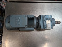Sew-Eurodrive (DFT100L4ES1S) Gearbox 9.35 Ratio (R57DT100L4ES1S) 5HP, 1680RPM