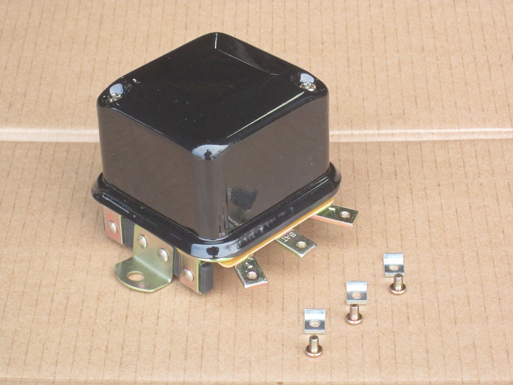 REGULATOR 12 VOLT FOR PART 182548M91 182548M92 1900343M91 1927 21A616 229484