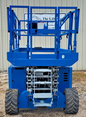 GENIE GS-3369RT 4 WHEEL DRIVE DIESEL POWERED SCISSOR LIFT ROUGH TERRAIN SCISSOR