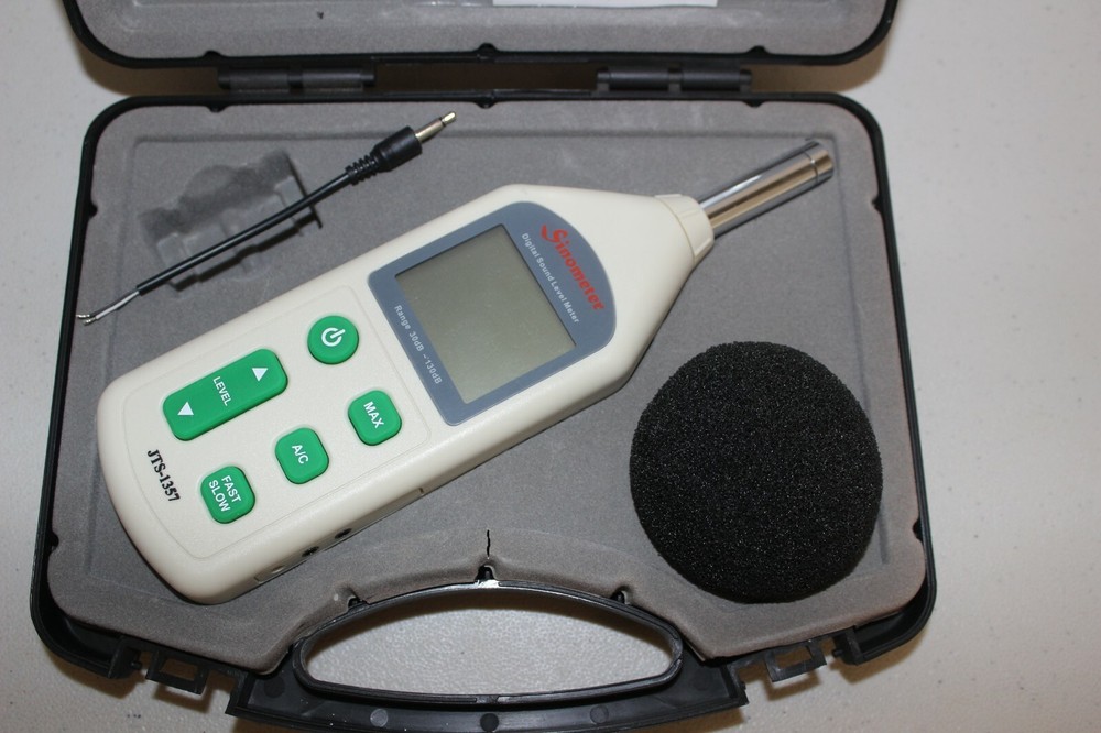 Intellisafe Intell Instruments Model JTS-1357 Digital Sound Level Meter 30db-130