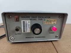 Weinschel Engineering 1705 Square Wave Oscillator Untested