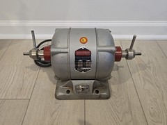 Red Wing 26A Bench Dental Polishing Lathe 1/4 HP 115V exellent condition