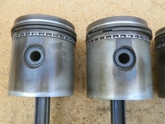 Set of 4 Vintage AC Allis Chalmers Engine Connecting Rods U 3988 with Pistons