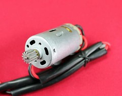 TR390 DC6V 13000RPM Hobby Motor w/ 9mm Gear and 18awg Wireleads xy