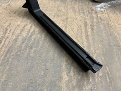 Trade Fixtures Arm 17″ Intermediate (Center) with Rail for 8″ X 17″ Bins 312-170
