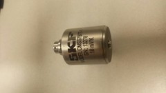 ACCELEROMETER SKF. Model cmss 797t-1. 10mV/k. 1/4-28 shcs mounting bolt