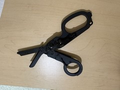 Trauma Shear Foldable Raptors all Black Used But In Great Condition