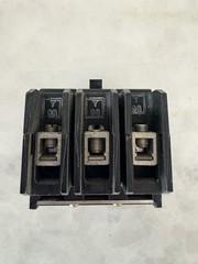 Eaton Cutler Westinghouse 40 Amp 3 pole molded case bolt in Breaker GHB3040