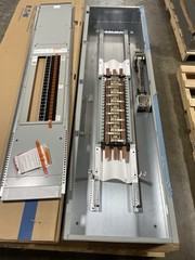 1-600 AMP 240V MAIN LUG PANELBOARD 42 SPACE 3 PHASE 4 WIRE COMPLETE PANEL
