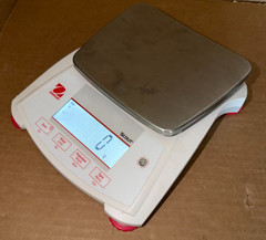 NEW OPEN BOX Ohaus Scout SPX8200 Portable Precision Balance 8200g x 1g
