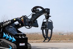 TYPHON STOMP X1300 & 509 Mini Skid Steer Rotary Wood Grabber 360° Log Attachment