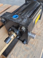Yates Pneumatic Air Cylinder 5″ Bore X 6″ Stroke 250 PSI 1″ Rod U3AJ4