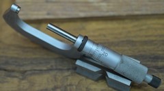 The L.S. Starrett Co. No. 2RL 1-2″ Outside Micrometer Satin Chrome .001″ 137 STD