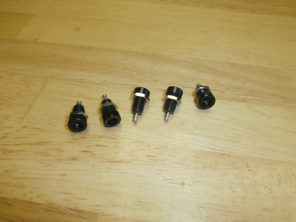 Lot/5 HH Smith 1498 Insulated Chassis Mount Banana Jacks Black,NOS