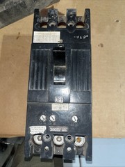 General Electric TFJ236200 3 Pole 200 Amp 600V w/Lugs TFJ 900-2000 Trip (A)