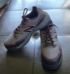 NEW BALANCE REVLITE ~ WOMEN’S STEEL TOE WORK SHOES ~ SZ Womens 8/Mens 6.5 ~ NEW