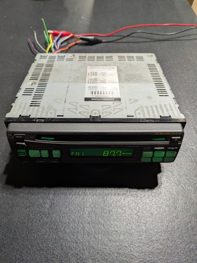 Alpine CDM-7833 In-dash CD Receiver (CD not working – See Description)