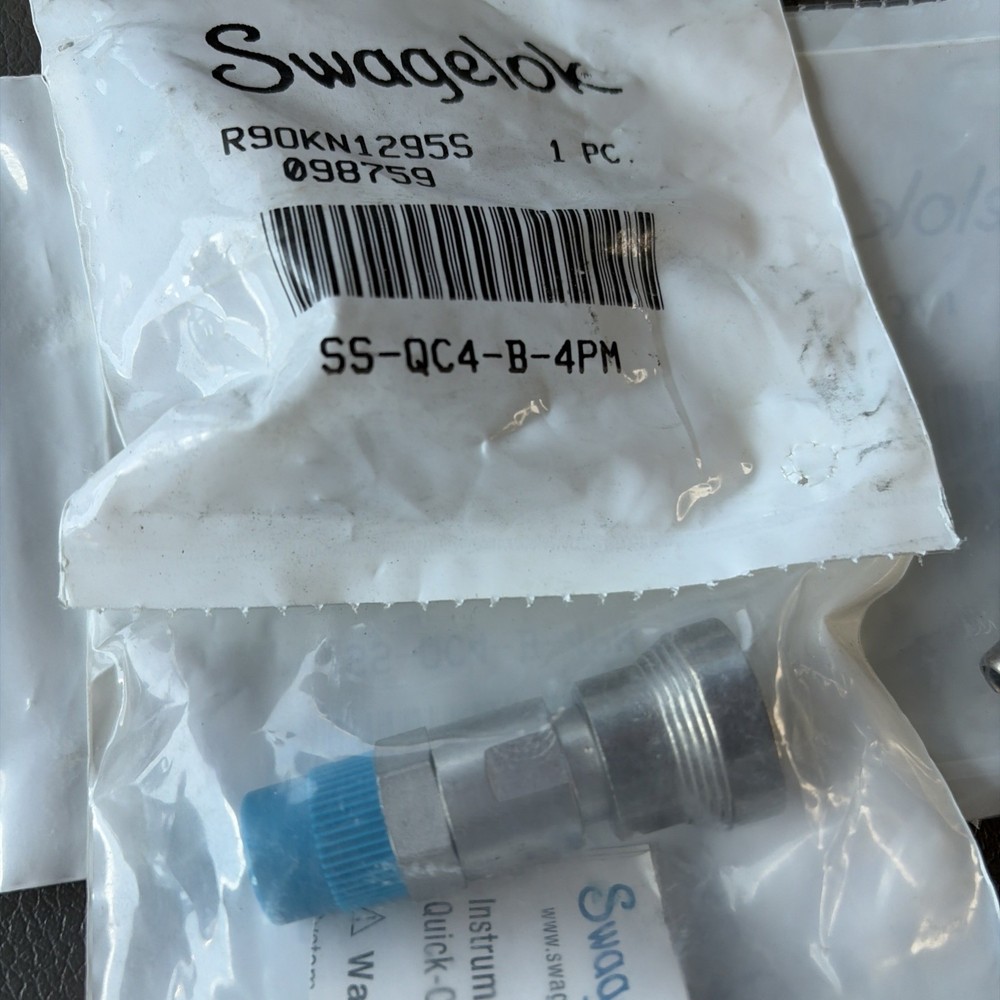 Swagelok SS-QC4-B-4PM Quick Connector Body 1/4” MNPT New In Packaging