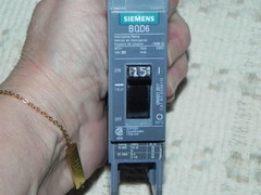 Siemens BQD6115 1-pole Circuit Breaker, Bolt on Panel. 15Amp 125V
