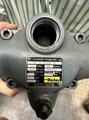 Parker Hydraulic Piston Pump, PAVC-33BR224 23, 33cc/Rev, CW, 3000psi, 1800rpm