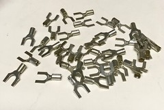 LOT OF 100 THOMAS & BETTS STA KON C10-14F Crimp On Fork Terminal NO. 12-10