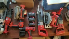 Milwaukee M18 Lithium battery to V18 Nicad tool adapter