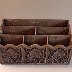 Vintage 70’s Lerner Faux Wood Letter Holder. Approx 12″L X 7″H X 4″W