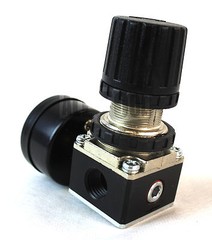 New 1/4″ MINI REGULATOR W/ GAUGE FOR COMPRESSOR COMPRESSED AIR PRESSURE