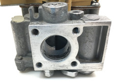 Honeywell SV9501M2056 Smart Valve HQ1011421HW 24V 50/60Hz used FREE ship. G121*