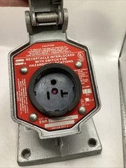 Crouse Hinds ENR21201 20Amp 1P 125VAC Hazardous Location Receptacle USED