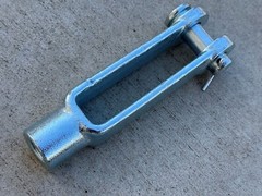 Sandbaggy 5/8″-18 Adjustable Yoke End – Galvanized [Pins Included]