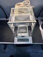 Mettler Toledo AT261 DeltaRange Analytical Balance – Non Functional – Parts Only