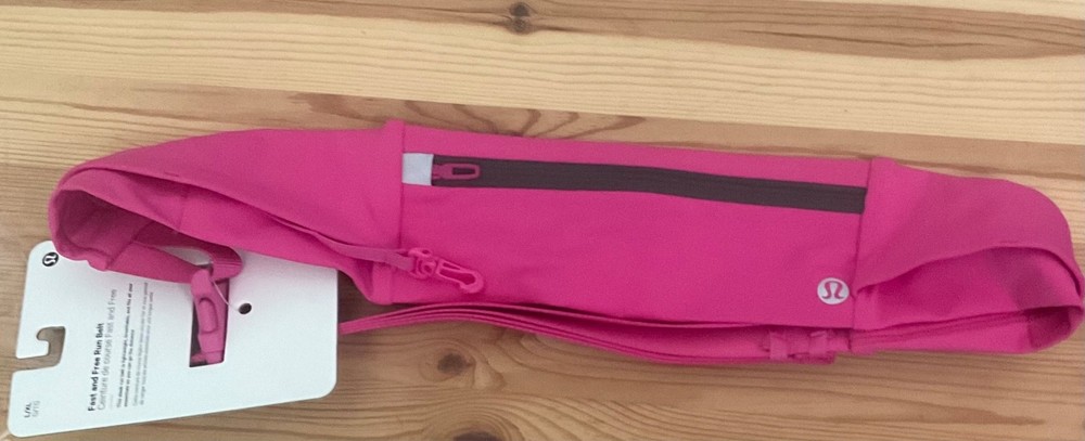 NWT large/ extra large Lululemon Fast and free Run Belt sonic pink