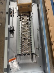 1-225 AMP 240V MAIN LUG 42 SPACE 1PHASE 3 WIRE COMPLETE PANEL