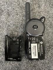 MOTOROLA CU1110GYN1BB Two Way Radio Walkie Talkie UHF, w/ Belt Clip, No Charger