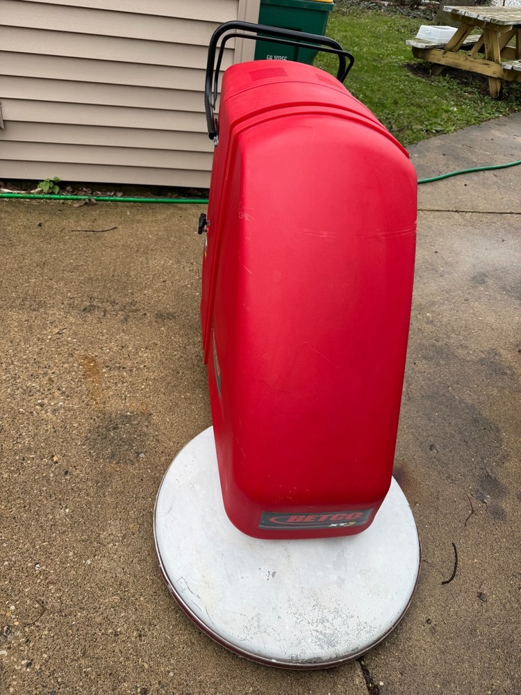 Betco® XT3 27 Battery floor Burnisher