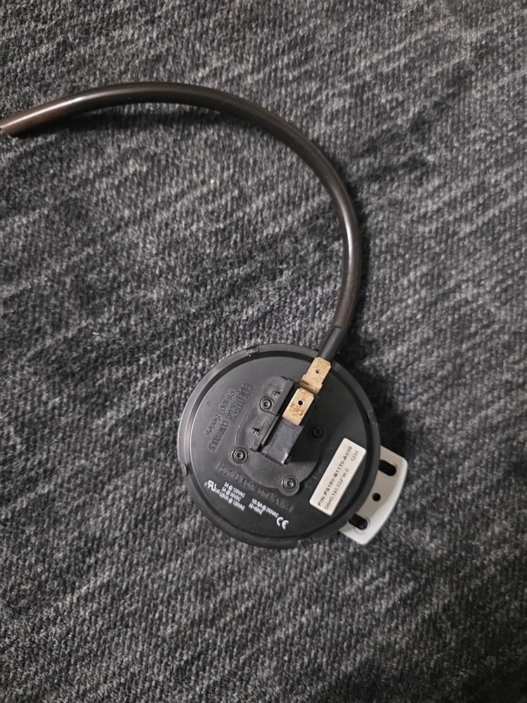 **PARTS CLOSE OUT***Wascomat Electrolux TD45X45 pressure switch