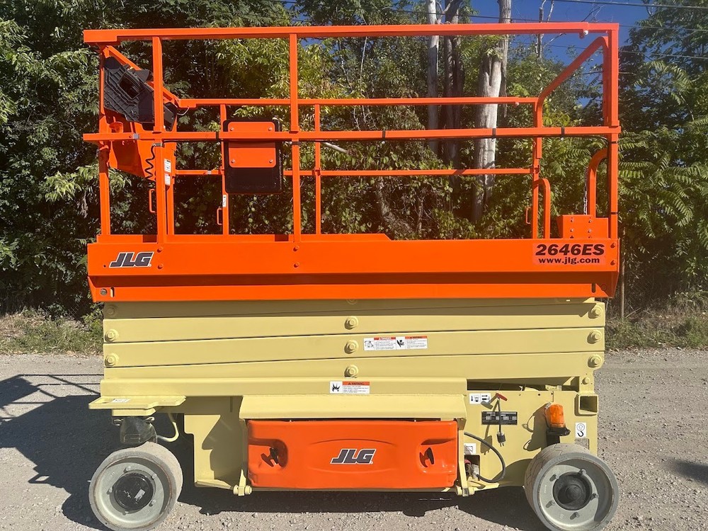 JLG 2646ES ELECTRIC SCISSOR LIFT PLATFORM MANLIFT VERTICAL JLG AERIAL LIFT