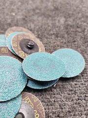 3M 36526 | Green Corps Roloc Disc, TR, 2.000″ x 60 Grit (Replaces 01397) {20pk}