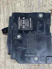Square D QHB120 Circuit Breaker 65KA 20 Amp 1 Pole Bolt On 120/240V NTO