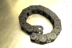 QTY 24″ – IGUS 250.02.07 Cable Track Energy Chain 1-1/4″ inside x 1-3/8″ outside