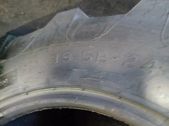 19.5L-24 TIRE R-4 NEW COSMETIC BLEM 12PLY TUBELESS 19524 19.5 24