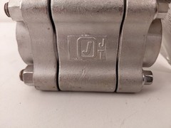 Jamesbury 4BBTG3600XT2 3/4 Inch Ball Valve CF8M, CL800, 7019L Top Grounded