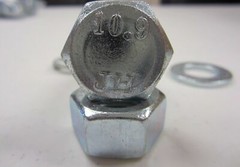 575 PCS 10.9 Metric Hex Bolt, Nut & Washer Assortment Zinc Plated