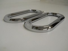 United Pacific 10490B – Clearance Light Bezel – Oval (Bulk) Chrome