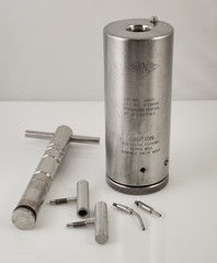 Aminco French Pressure Cell Cat. No. 4-3398A 30,000 PSI w/ Extra parts