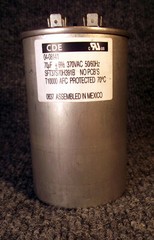 CDE motor start capacitor 70 uF 370 VAC Cornell Dublier SFT37S70H391B